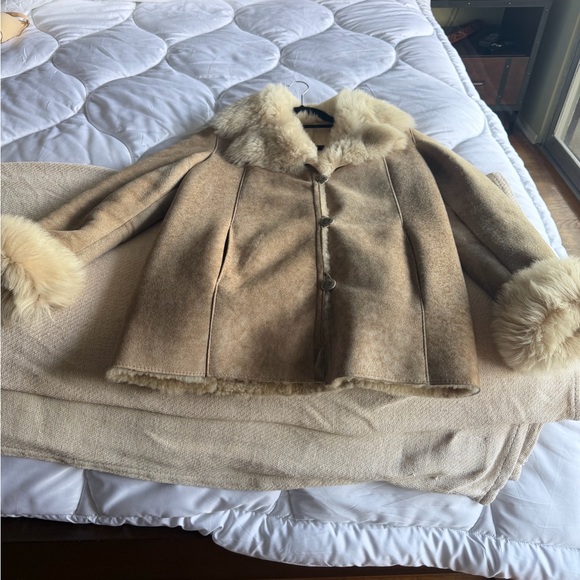Women's Tan 100% sheepskin Shearling Coat size small - Picture 2 of 11